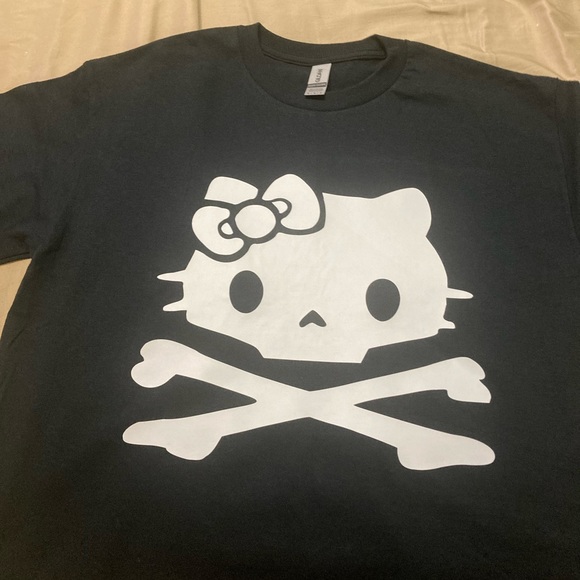 Hello kitty glow in the dark t-shirt - Picture 2 of 4